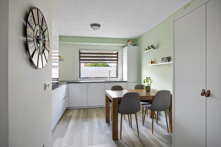 Foto 12 van Weegbree 106