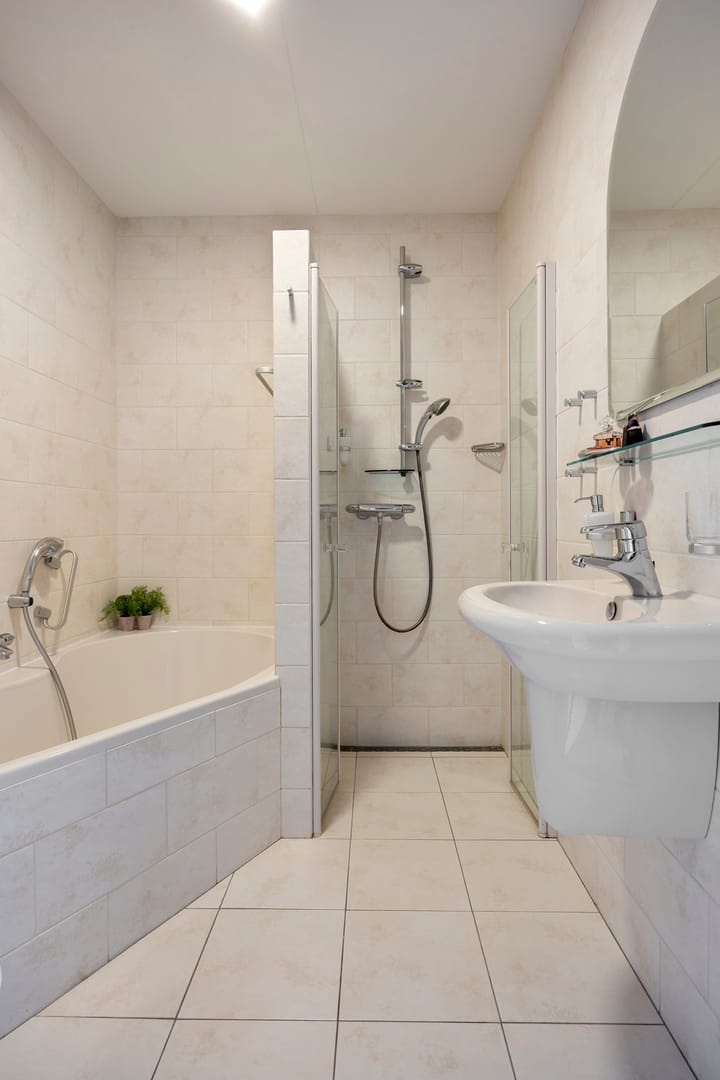 Foto 19 van Weegbree 106