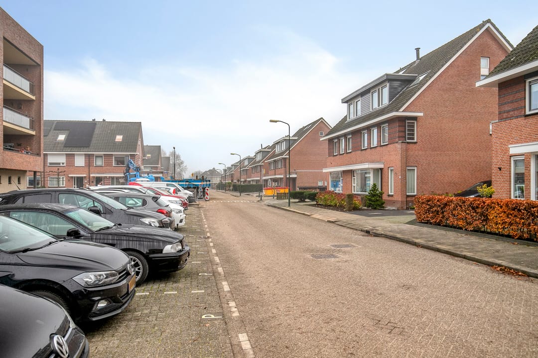 Foto 31 van Purperreiger 5