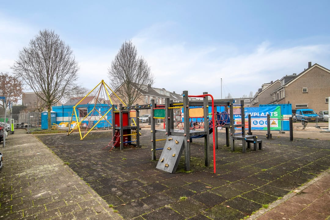 Foto 32 van Purperreiger 5