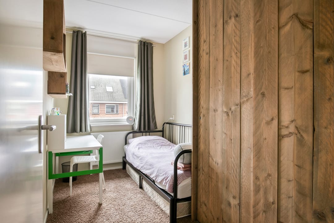 Foto 13 van Purperreiger 5