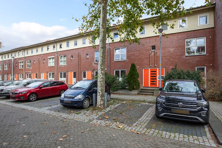 Photo 6 of Sarabande 138