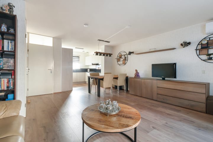 Foto 11 van Johanna Naber-erf 338