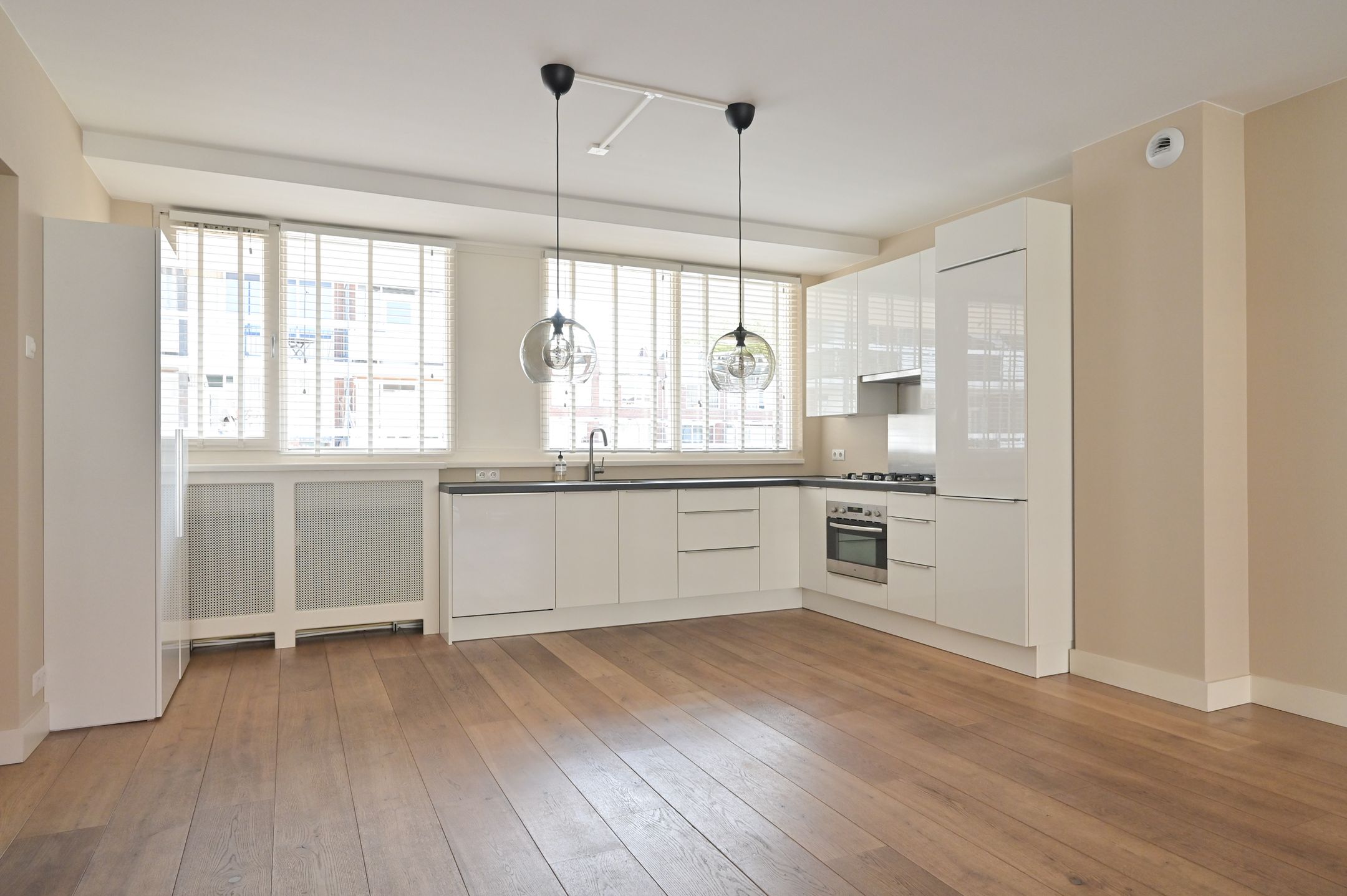 Photo 6 of Frederikstraat 533