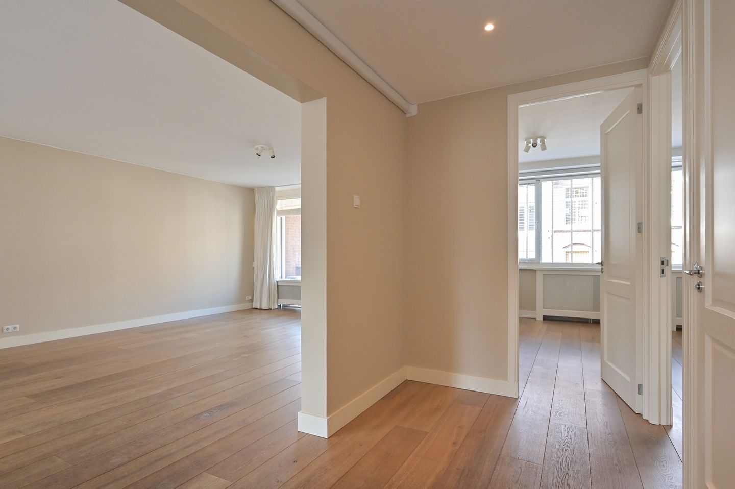 Photo 14 of Frederikstraat 533