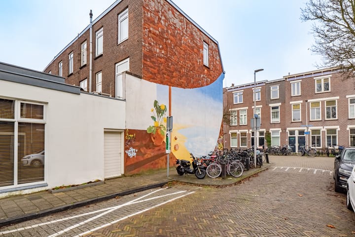 Foto 32 van Douwes Dekkerstraat 18