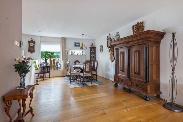 Photo 11 of Veluwelaan 10