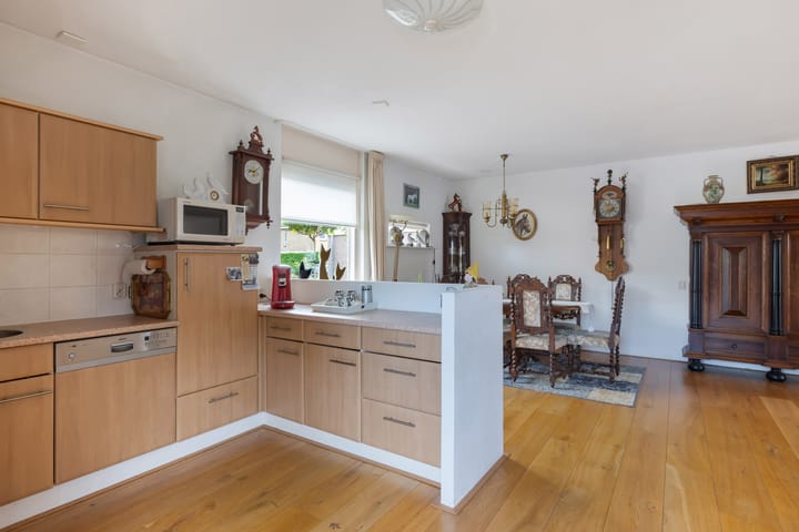 Photo 14 of Veluwelaan 10