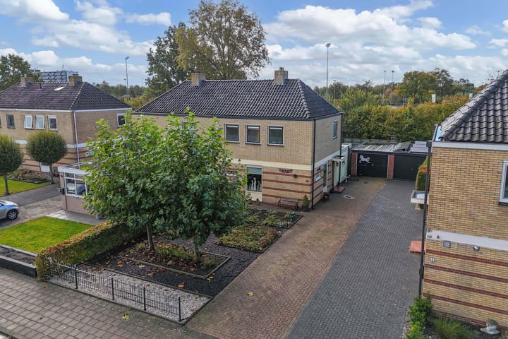 Photo 32 of Veluwelaan 10