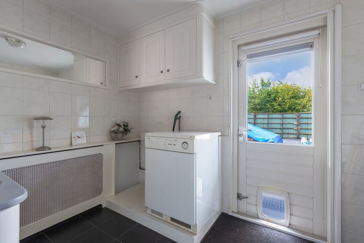 Photo 18 of Veluwelaan 10