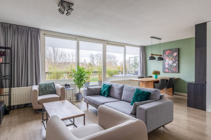 Photo 2 of Louvre 200