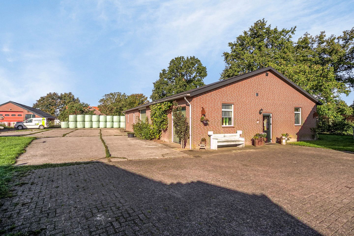 View photo 3 of Vrij 5