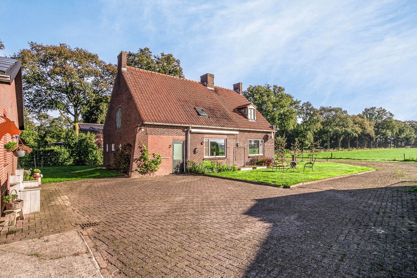 View photo 2 of Vrij 5