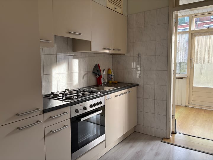 Photo 8 of Wateringsestraat 48