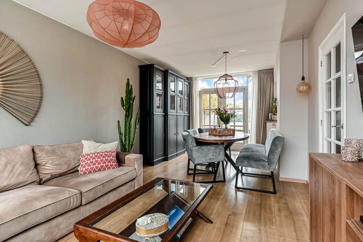 Koningin Julianaweg 8