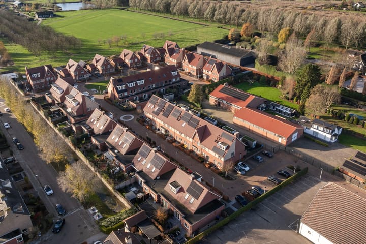 Foto 2 van Van der Weddenhof 45