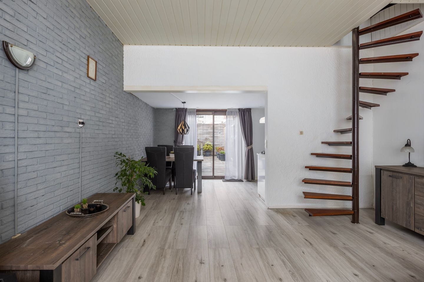 Photo 10 of Puttershoeksestraat 34