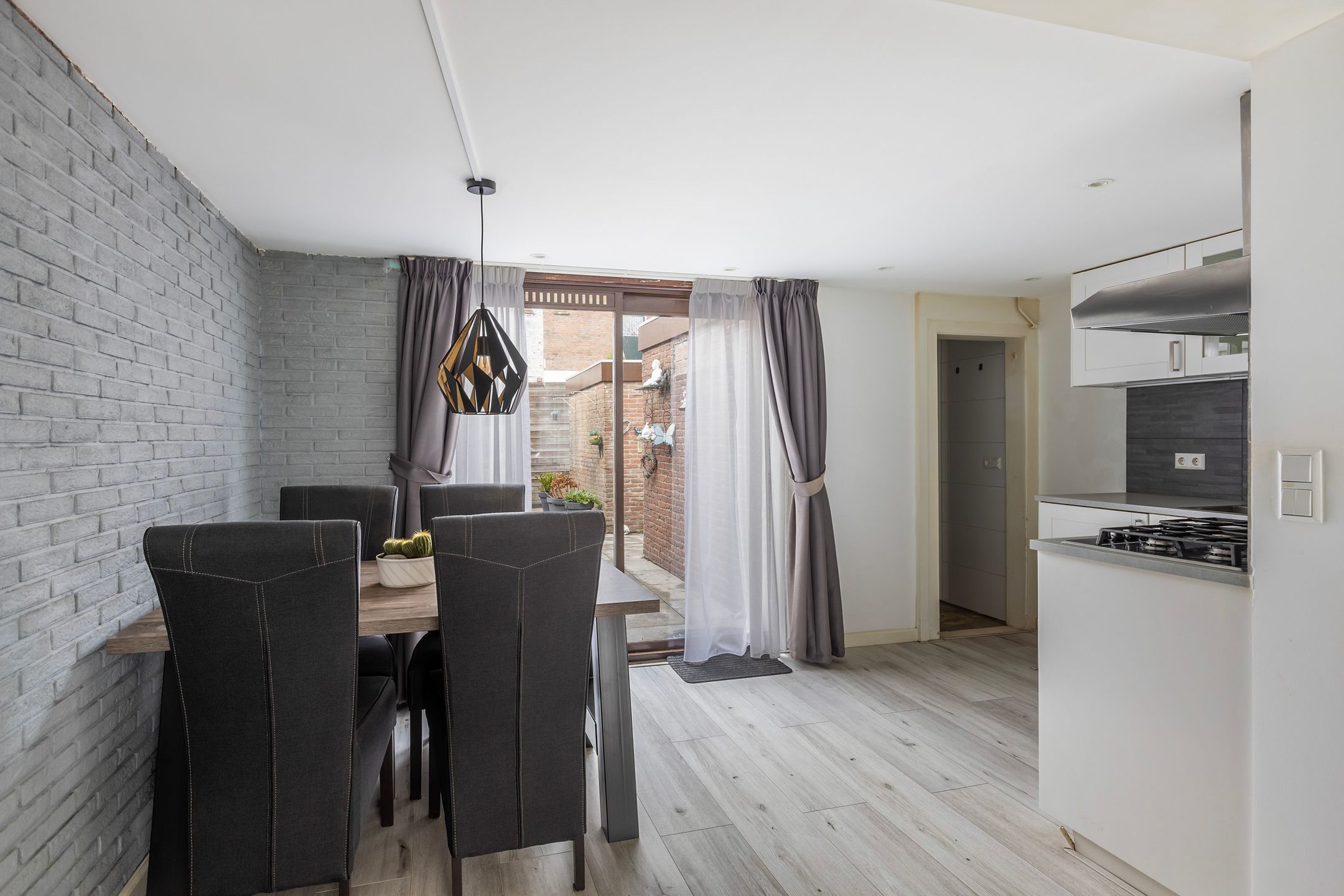 Photo 12 of Puttershoeksestraat 34