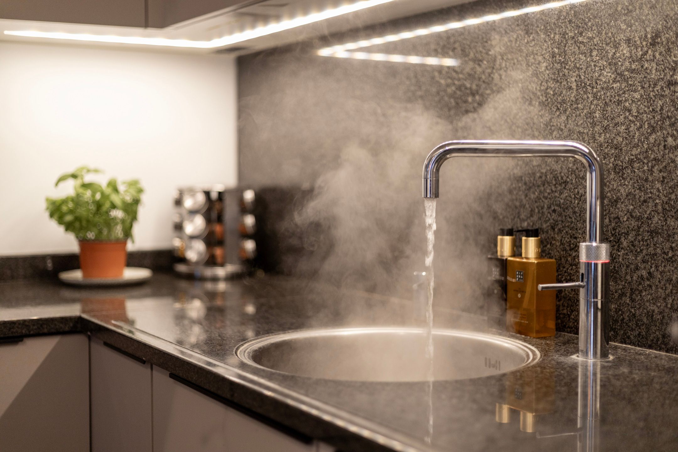 Photo 18 of Gaspeldoornlaan 1-A