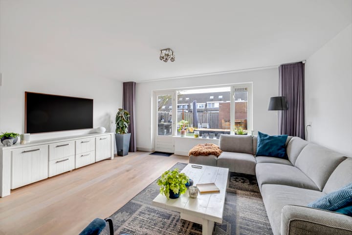 Photo 4 of Cannenburchstraat 2