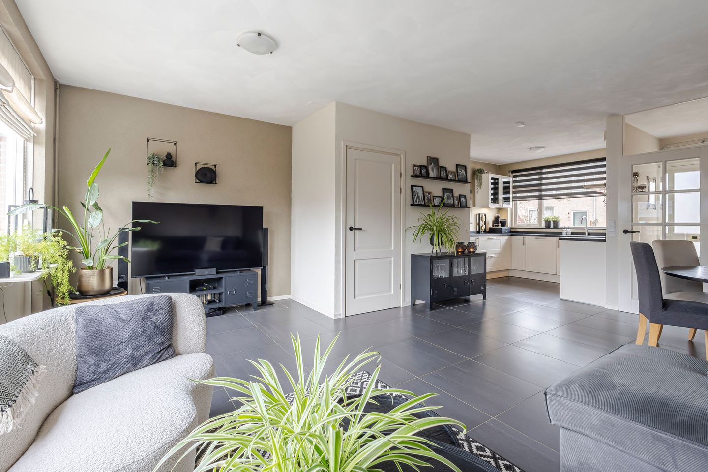 Foto 10 van Van den Boetzelaerlaan 47