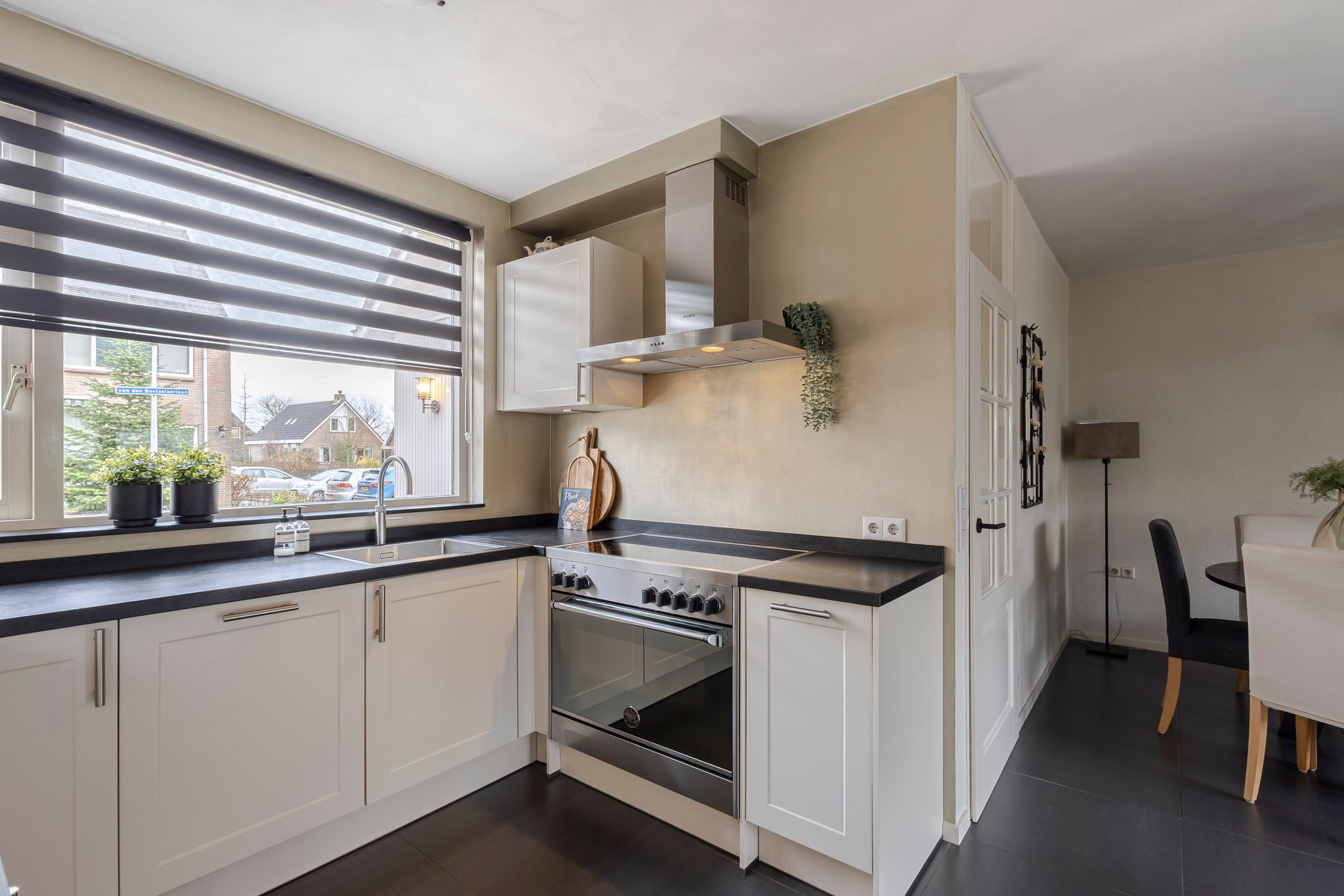 Foto 15 van Van den Boetzelaerlaan 47