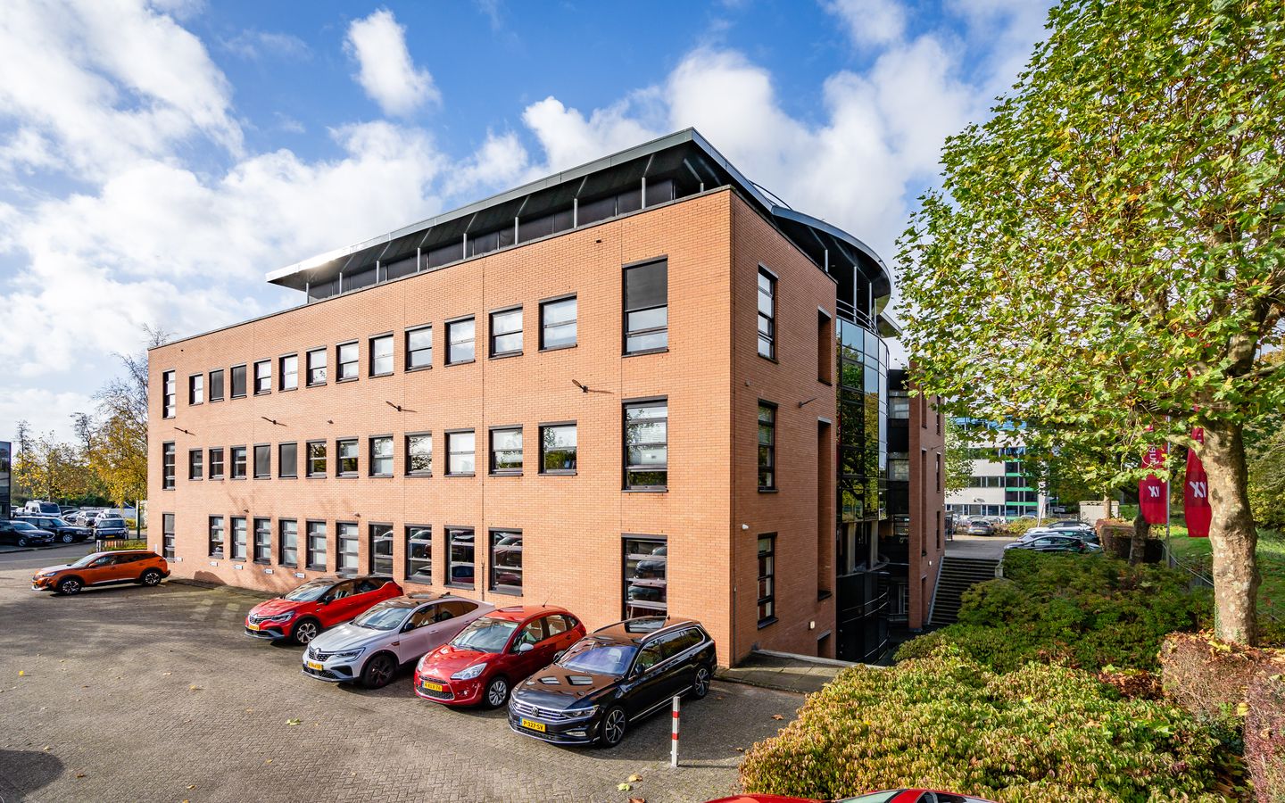 Bekijk foto 3 van Baarnsche dijk 8