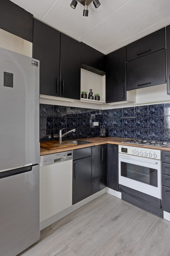 Photo 9 of Weverstraat 829