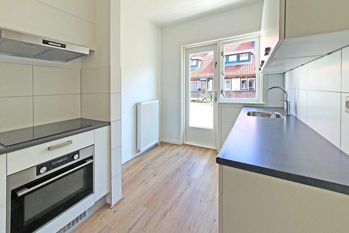 Photo 9 of Celsiusstraat 27