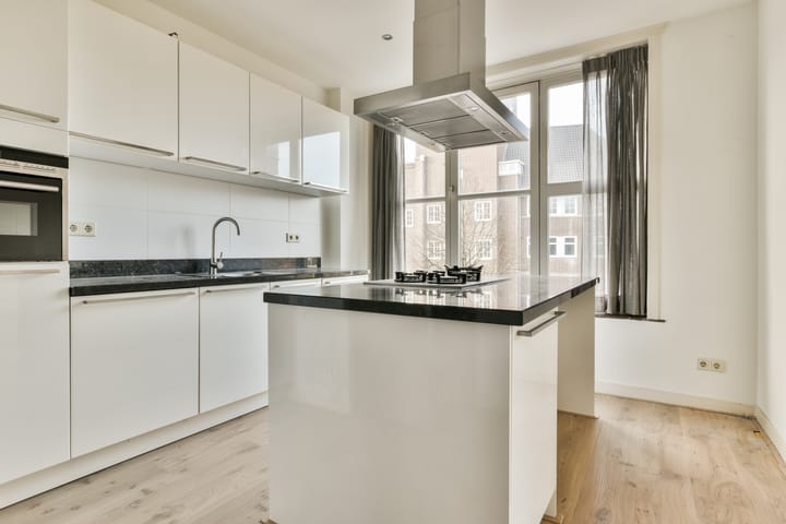 Photo 9 of Beethovenstraat 3-A2