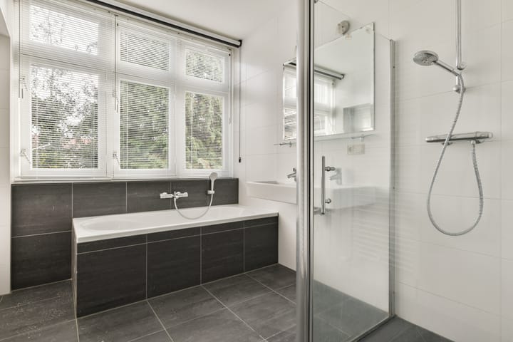 Photo 14 of Beethovenstraat 3-A2