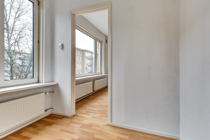 Photo 9 of Esmoreitstraat 23-2