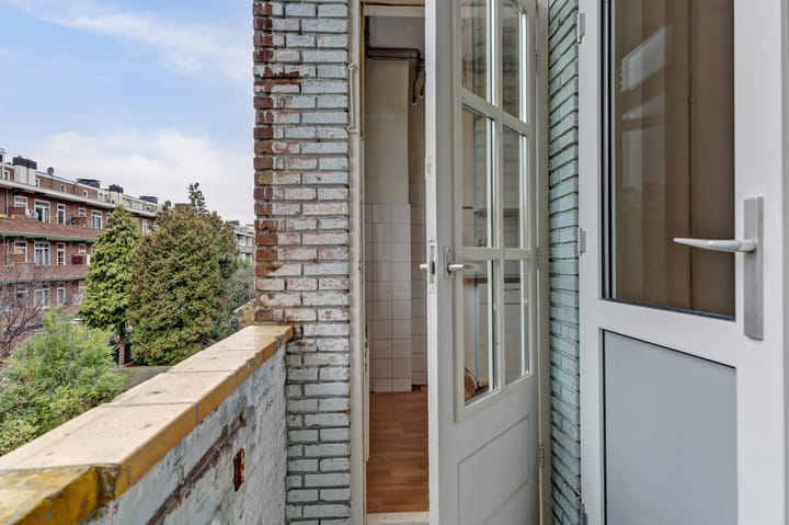 Photo 19 of Esmoreitstraat 23-2