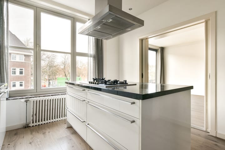 Photo 10 of Beethovenstraat 3-A2