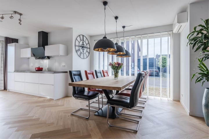 Foto 14 van Hermelijnzoom 16