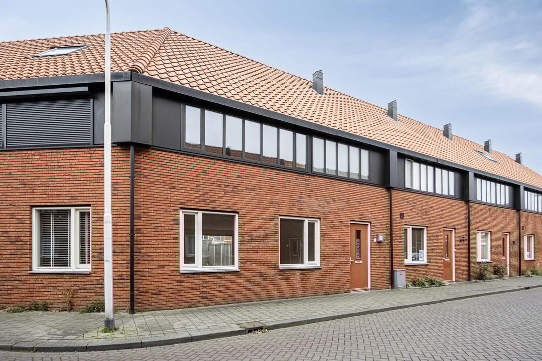 Photo 2 of Bisschop Godschalkstraat 9