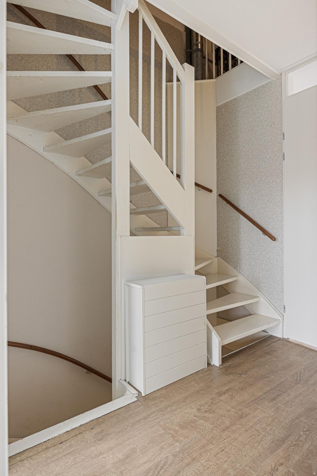 Photo 11 of Bisschop Godschalkstraat 9