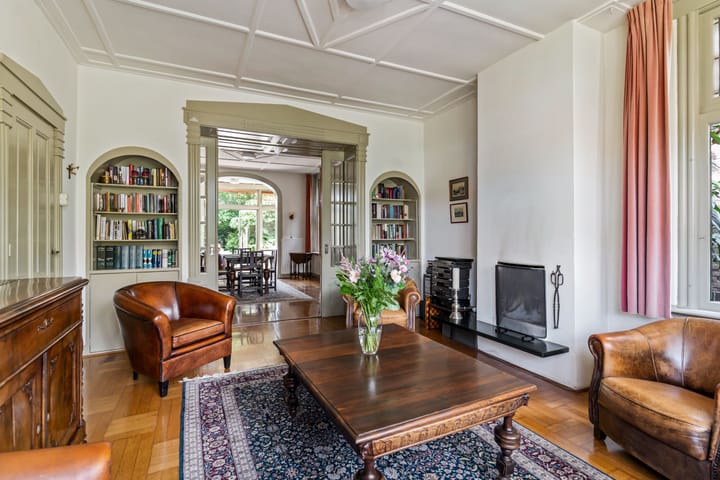 Photo 2 of Burgemeester de Bruïnelaan 18