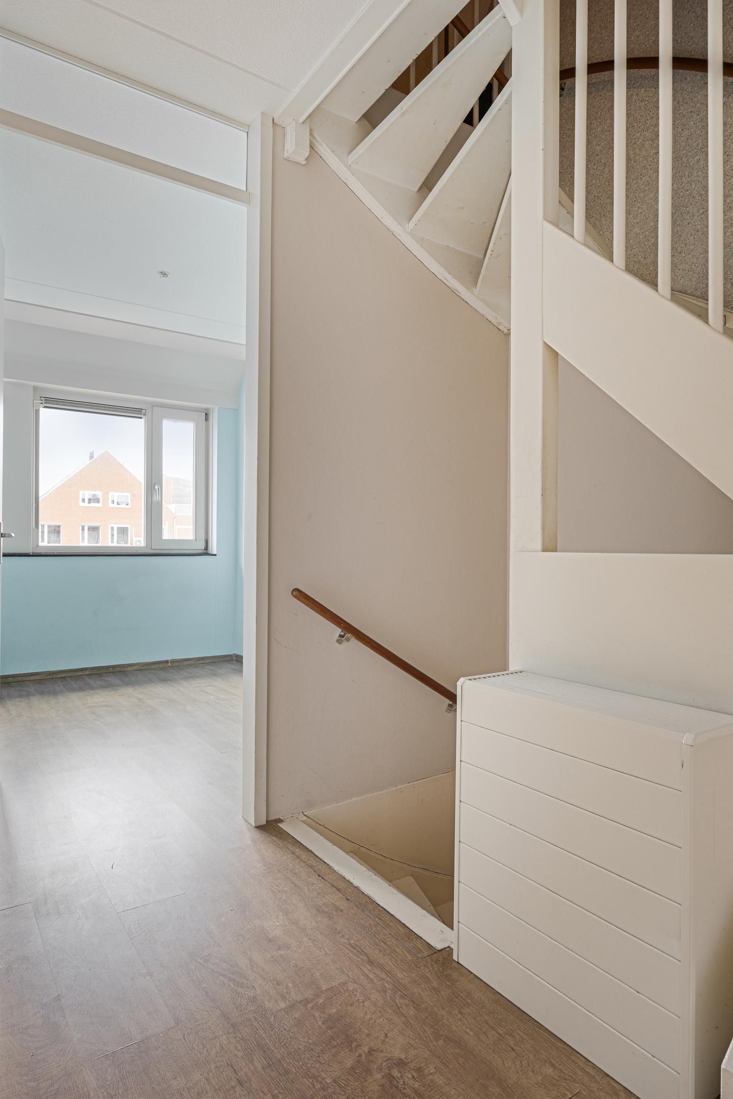 Photo 12 of Bisschop Godschalkstraat 9