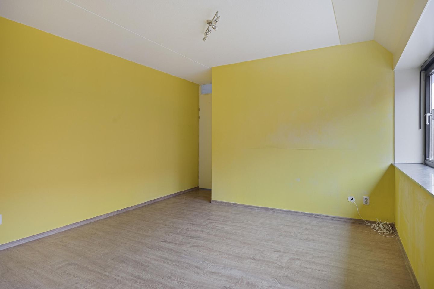 Photo 14 of Bisschop Godschalkstraat 9