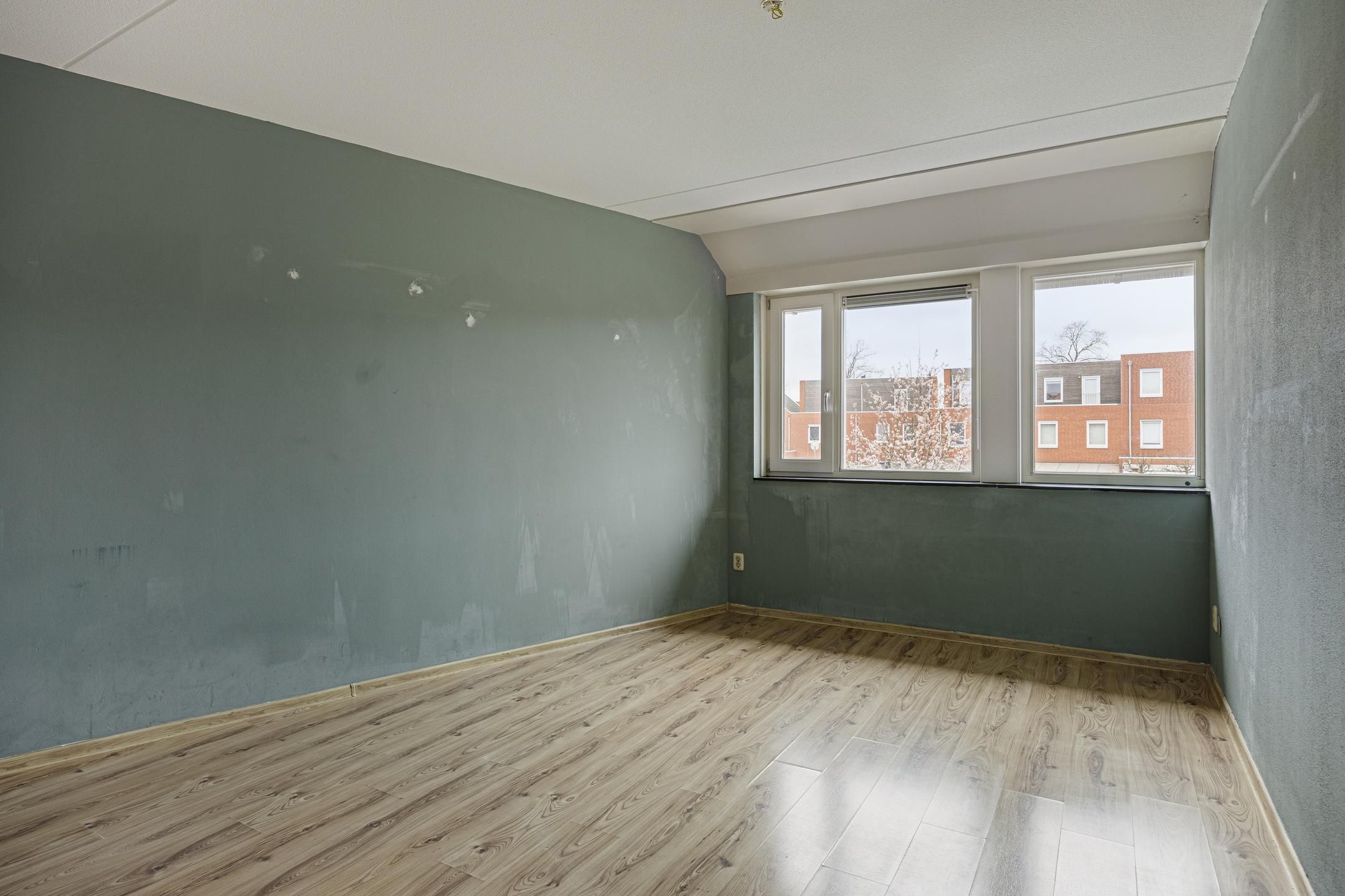 Photo 15 of Bisschop Godschalkstraat 9