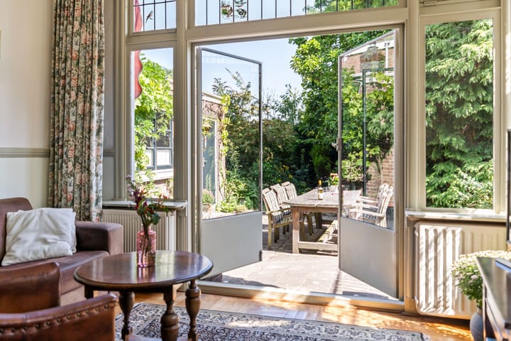 Photo 15 of Burgemeester de Bruïnelaan 18