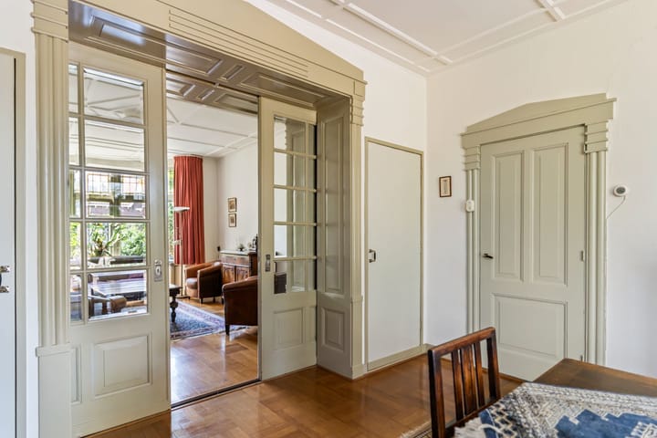 Photo 16 of Burgemeester de Bruïnelaan 18