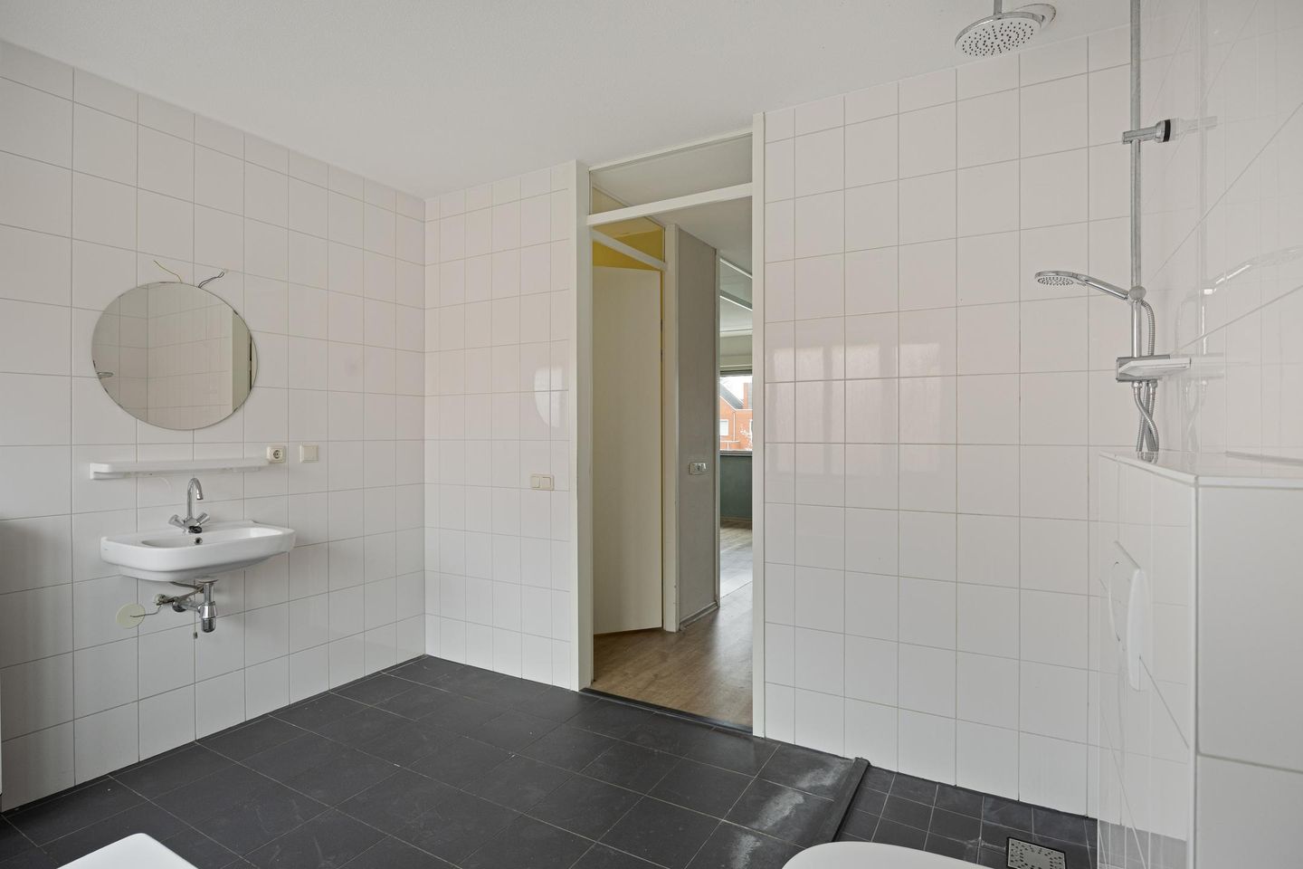 Photo 20 of Bisschop Godschalkstraat 9