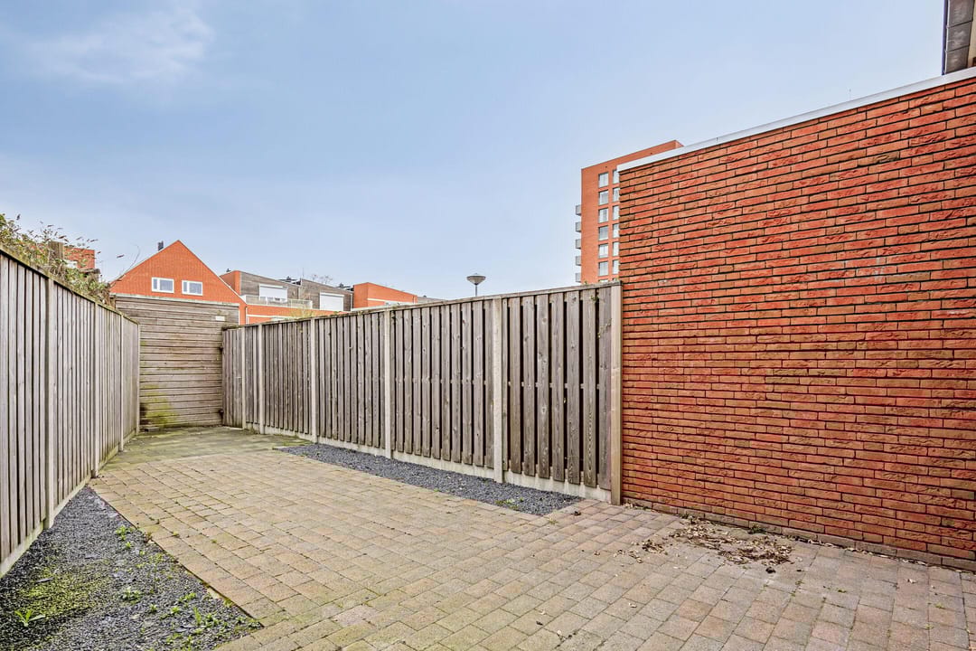 Photo 22 of Bisschop Godschalkstraat 9