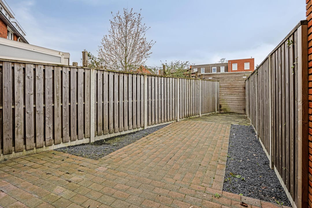 Photo 23 of Bisschop Godschalkstraat 9