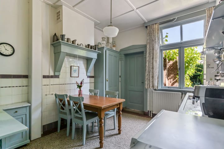 Photo 23 of Burgemeester de Bruïnelaan 18