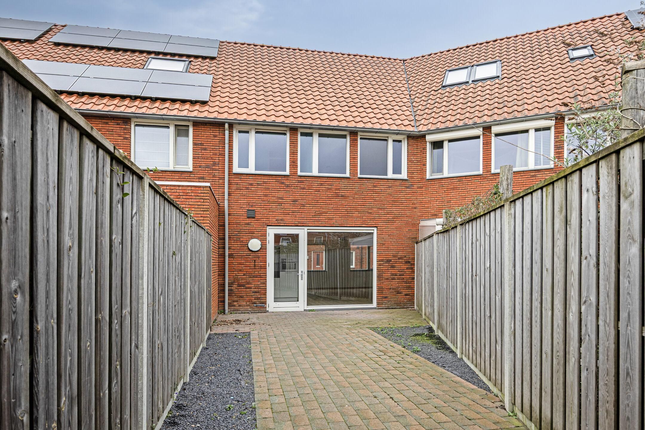 Photo 24 of Bisschop Godschalkstraat 9