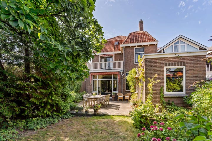 Photo 31 of Burgemeester de Bruïnelaan 18