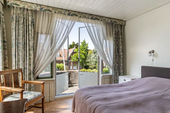 Photo 39 of Burgemeester de Bruïnelaan 18